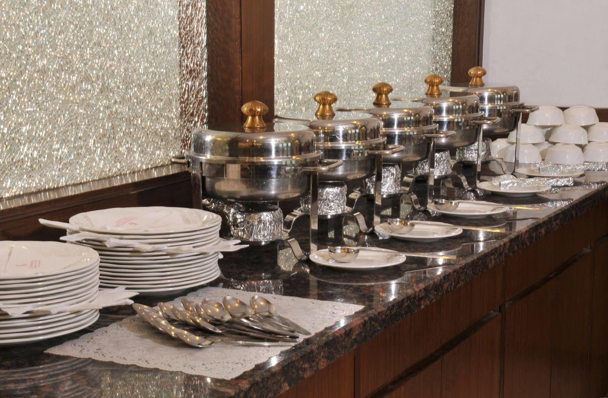 Hotel Citi International Delhi  Exterior photo